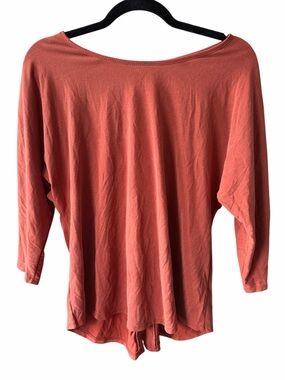 Green envelope LA Rust Orange Lightweight Boatneck Top size medium